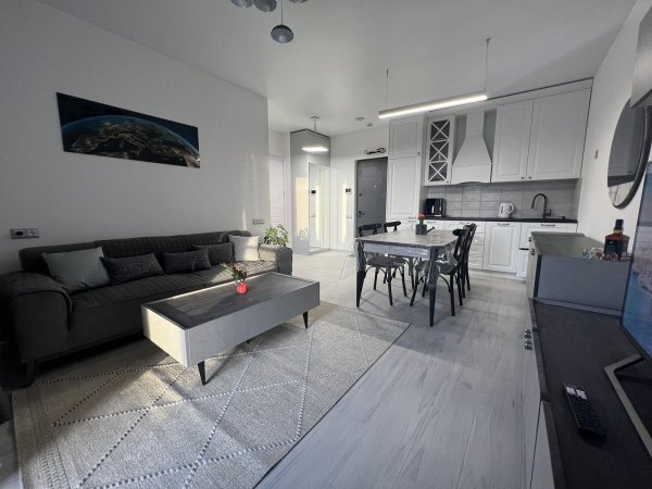 მეპატრონესგან - იყიდება საბურთალოზე , ახალაშენებულ პრესტიჟულ  კორპუსში 