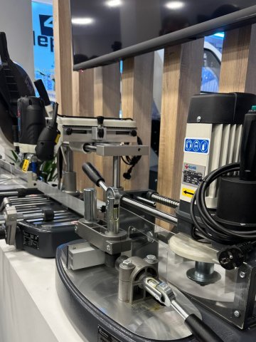 მეტალოპლასტმასის დანადგარები