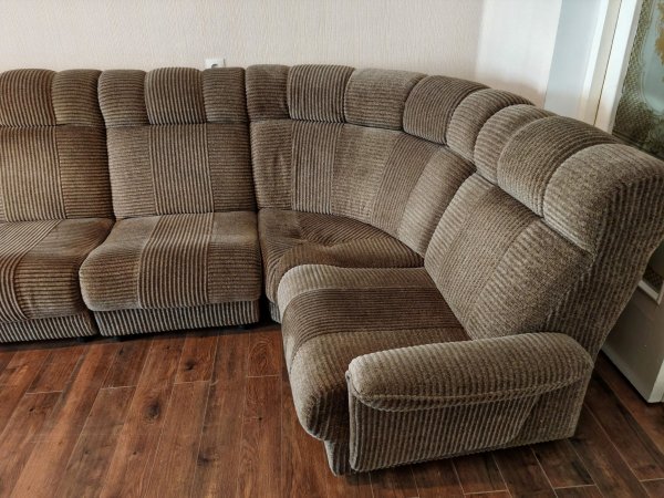 იყიდება გერმანიიდან ჩამოტანილი კუთხის დივანი
